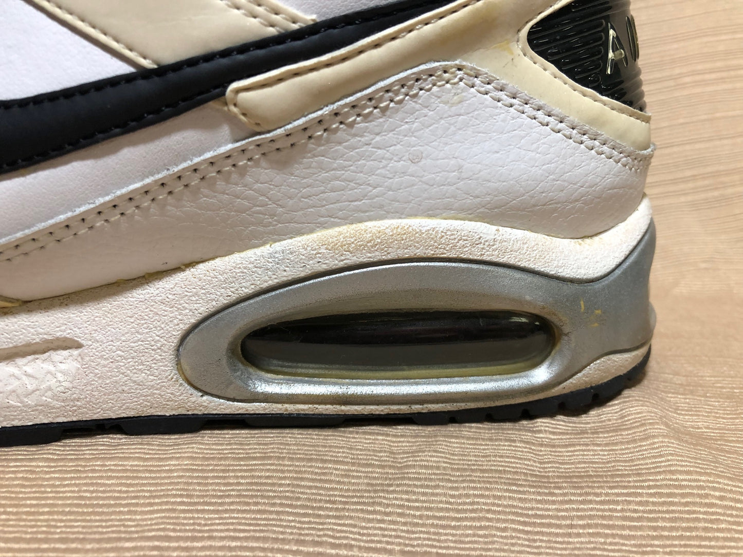 Pre-Owned Nike Air Max Navigate Sneakers - Black/White - Men's - Comfortable & Stylish - Classic Air Max Cushioning