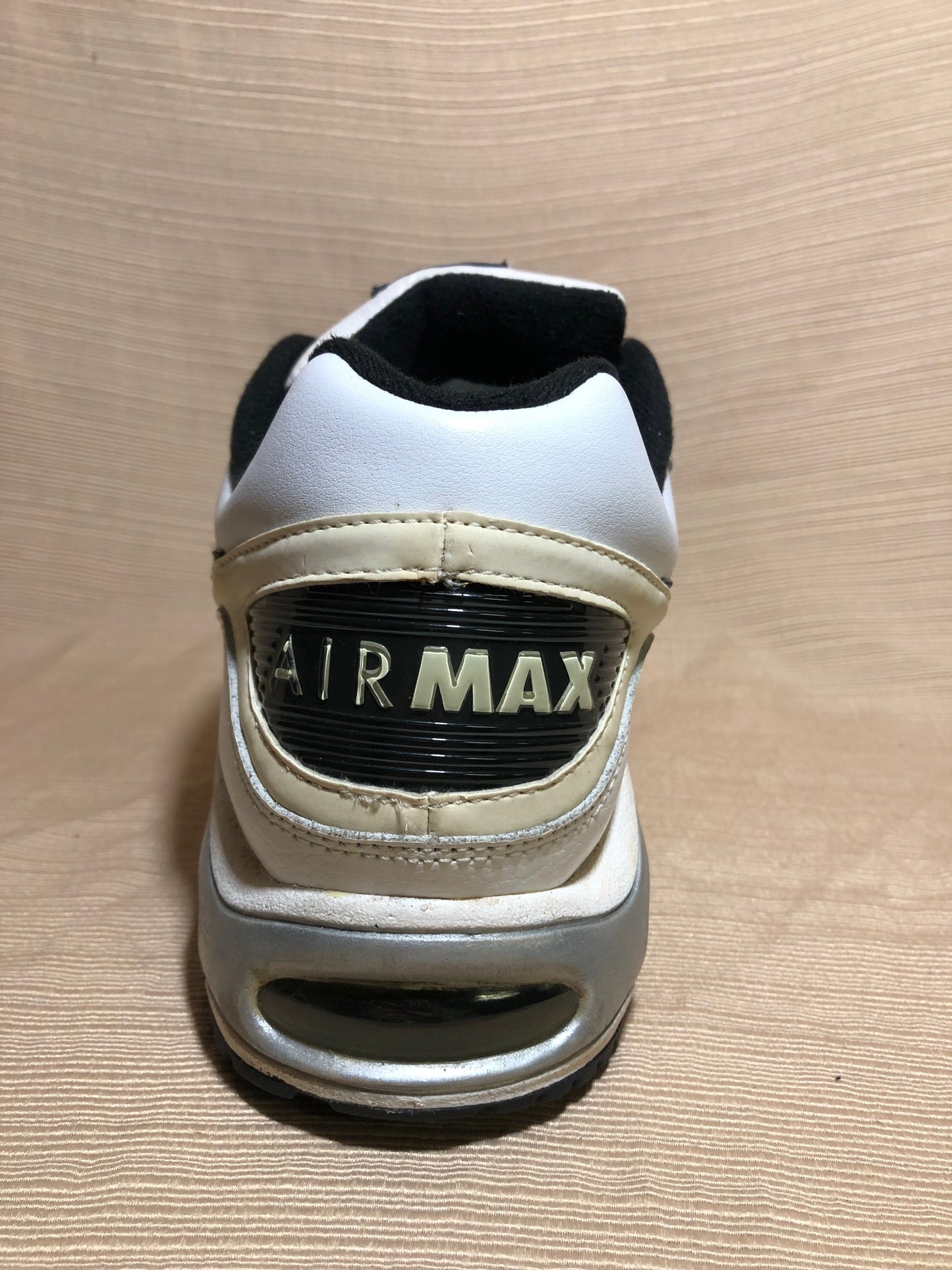 Pre-Owned Nike Air Max Navigate Sneakers - Black/White - Men's - Comfortable & Stylish - Classic Air Max Cushioning