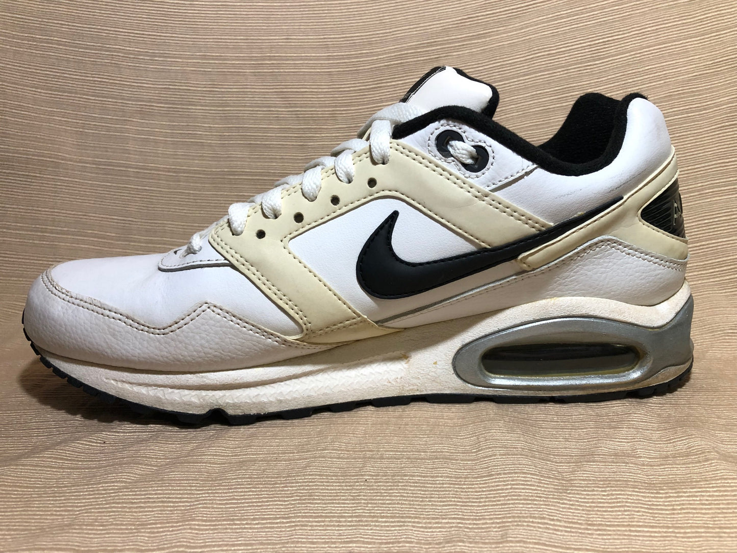 Pre-Owned Nike Air Max Navigate Sneakers - Black/White - Men's - Comfortable & Stylish - Classic Air Max Cushioning