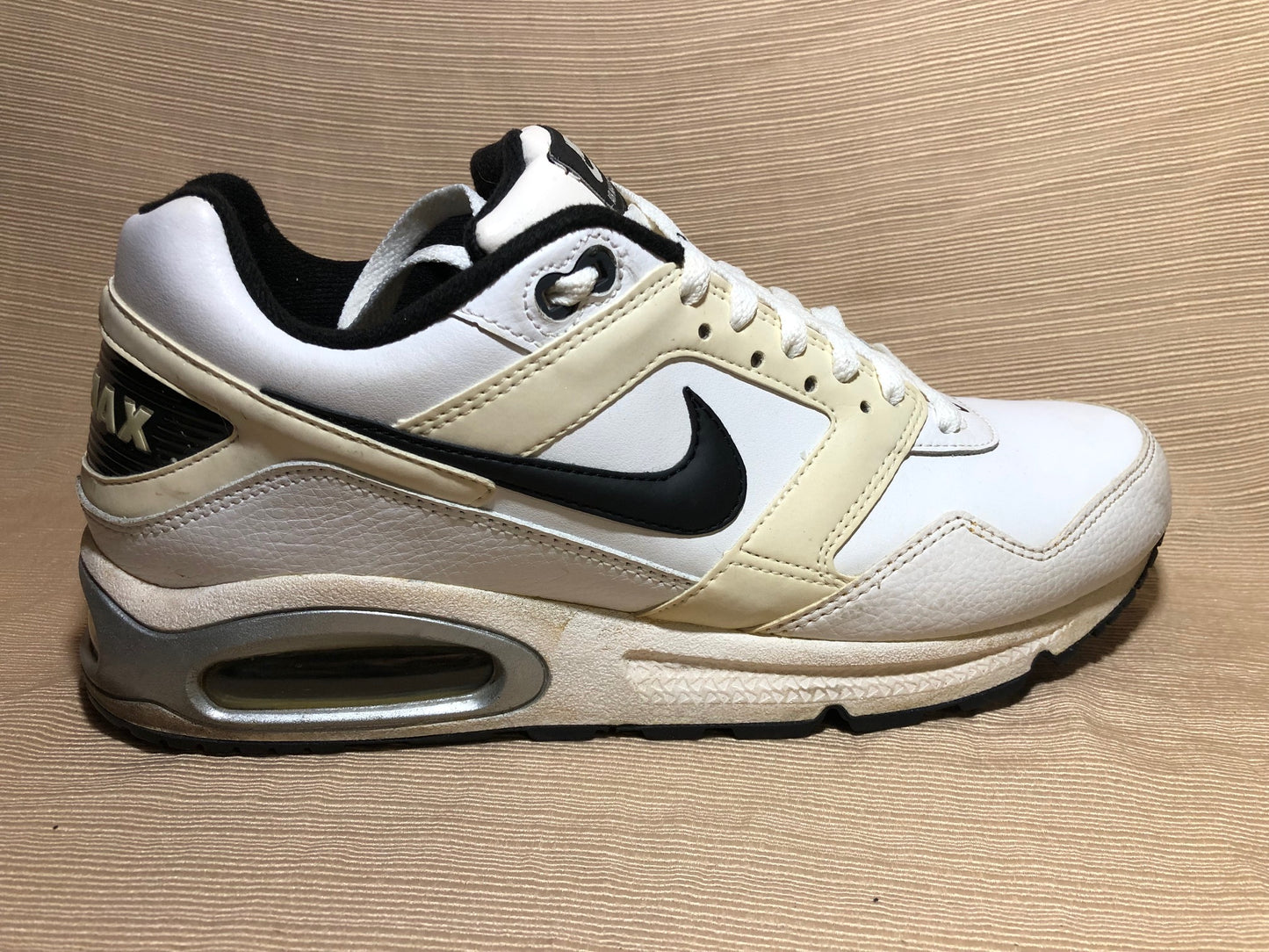 Pre-Owned Nike Air Max Navigate Sneakers - Black/White - Men's - Comfortable & Stylish - Classic Air Max Cushioning