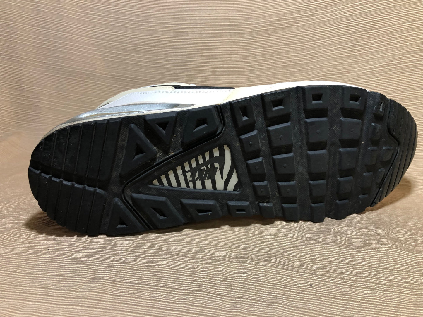 Pre-Owned Nike Air Max Navigate Sneakers - Black/White - Men's - Comfortable & Stylish - Classic Air Max Cushioning